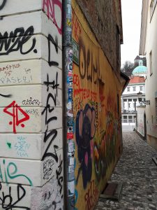 Graffiti findet man an sehr vielen Häusern im Zentrum von Ljubljana